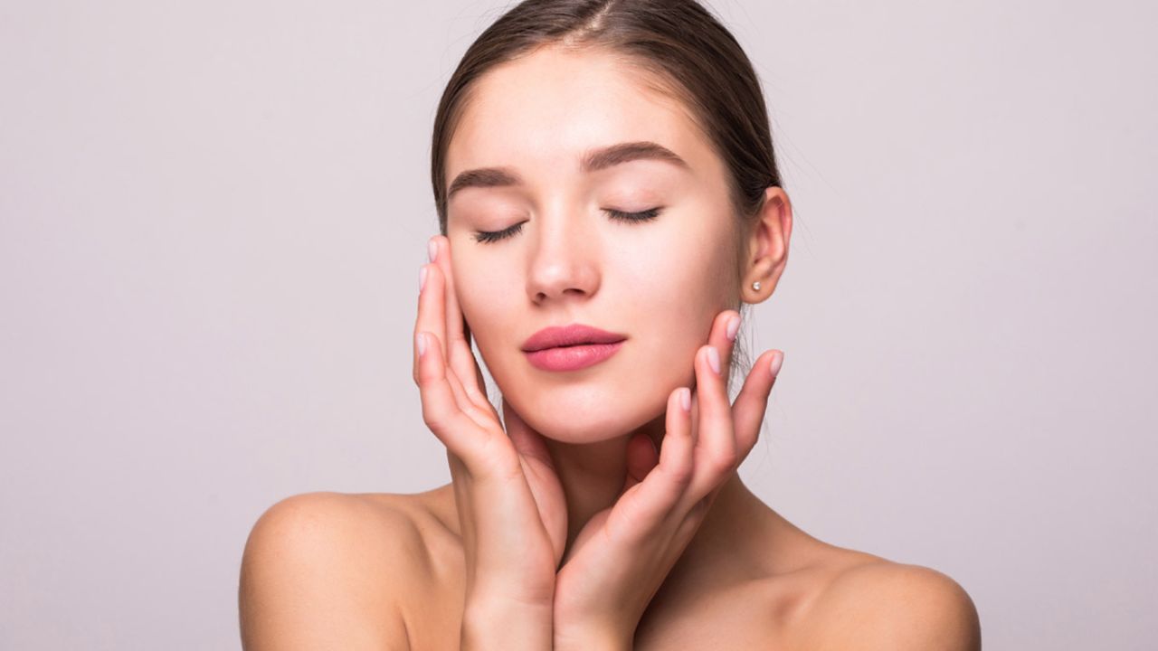 Veggie-Based Skincare: शीशे सा चमकेगा चेहरा, जब किचन की सब्जियां बनेंगी आपकी ब्यूटी एक्सपर्ट