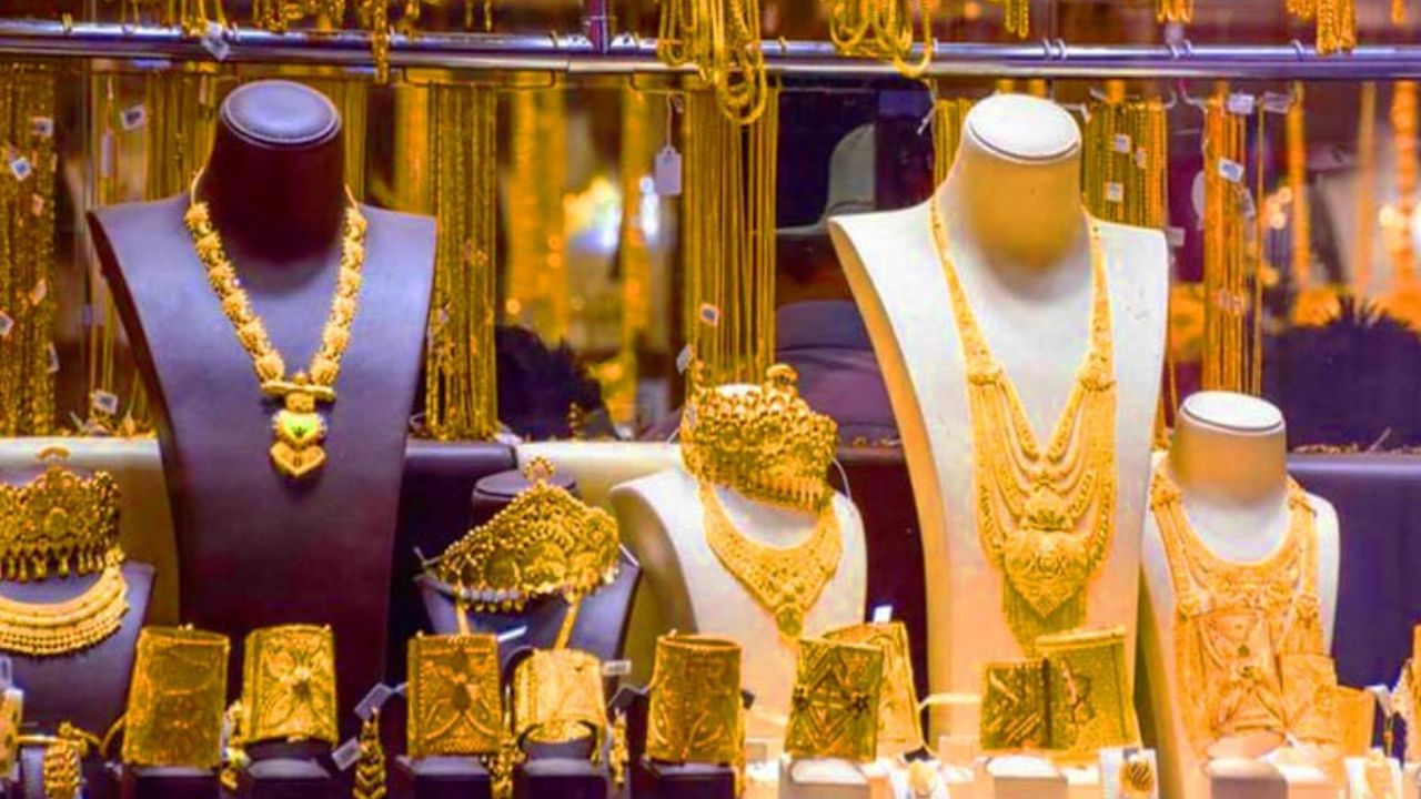 Gold Silver Price Update: डॉलर की मजबूती से सोना-चांदी में गिरावट, जानें आज का रेट