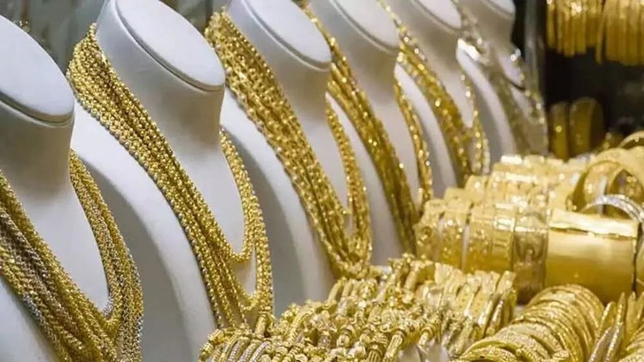 Gold-Silver Price Today: MCX पर सोना-चांदी फिसले, निवेशकों में सतर्कता बढ़ी
