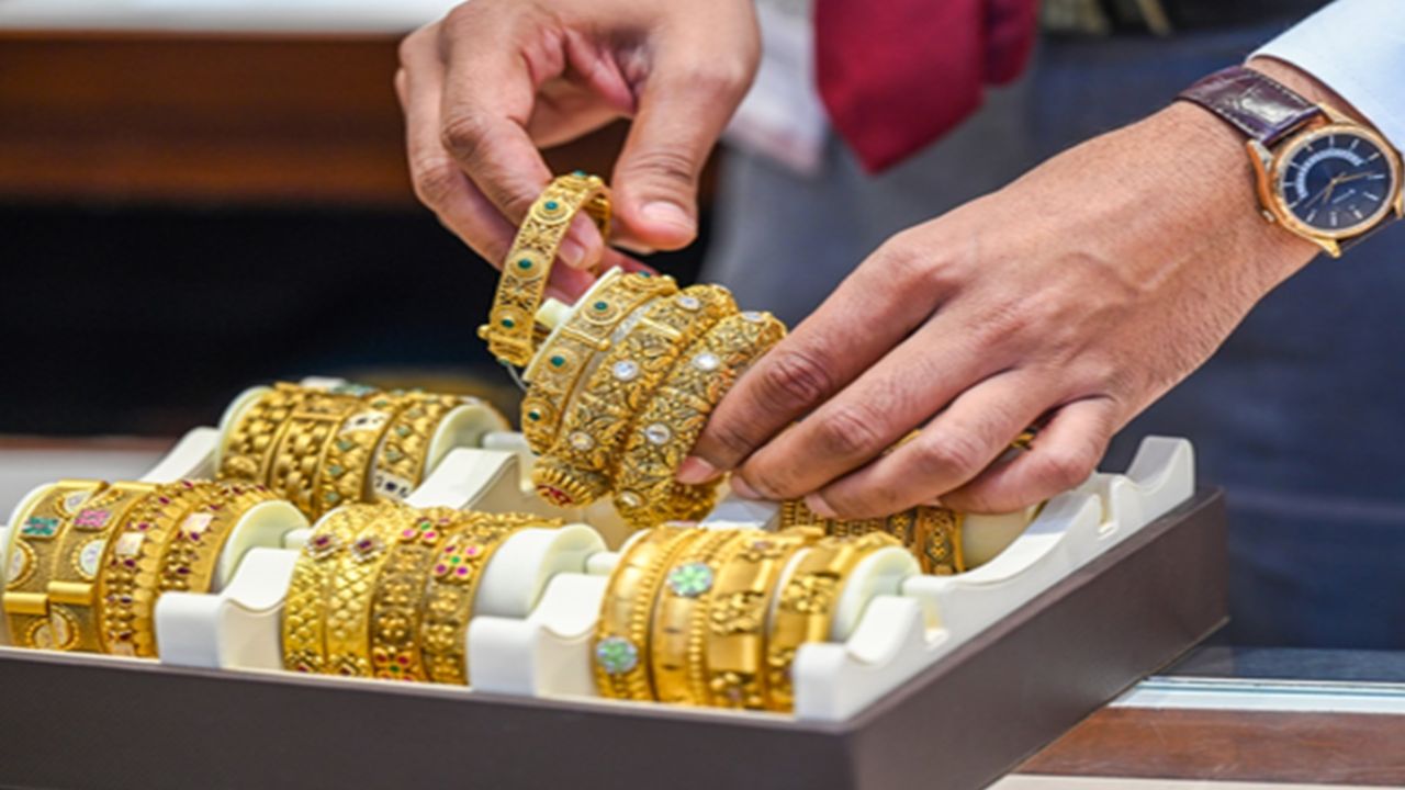 Gold Price: US-Iran तनाव से सोना-चांदी उछले, जानें आज के लेटेस्ट प्राइस