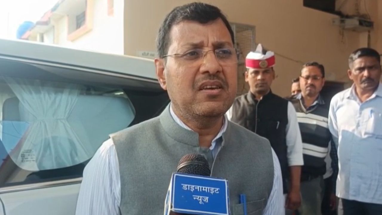 महराजगंज में सख्त हुआ प्रशासन: वार्षिक निरीक्षण में CDO ने अफसरों से मांगा जवाब, जानें क्या बोले मुख्य विकास अधिकारी?