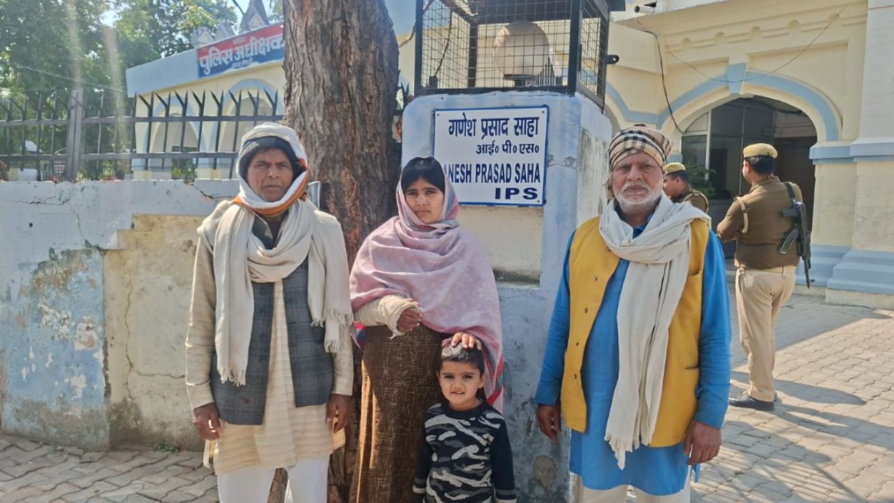 न्याय के लिए दर-दर भटक रही मैनपुरी की सुनीता, सवालों के घेरे में पुलिस, क्या एसपी साहब देंगे इंसाफ? Video