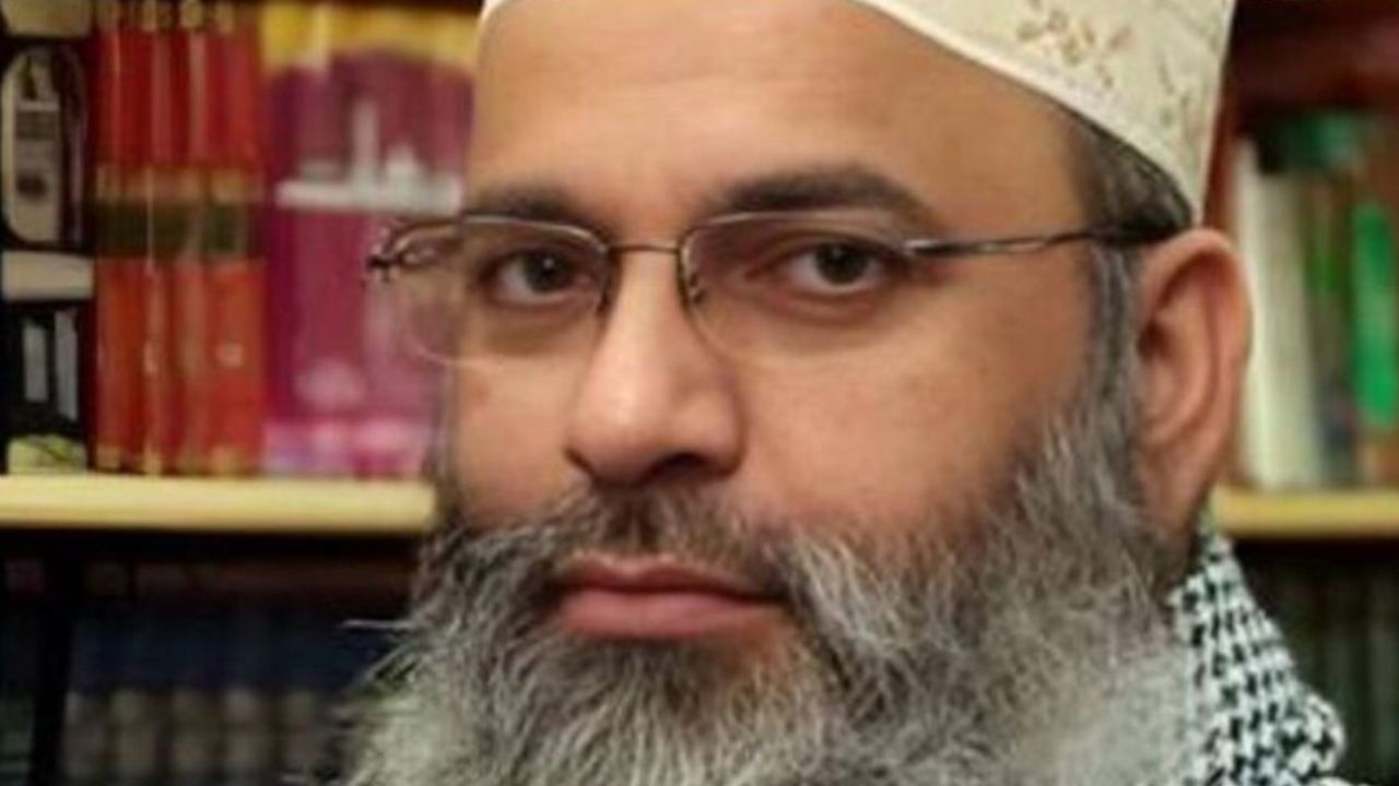 यूपी सरकार से स्कूल की सैलेरी लेकर ब्रिटेन में मौलाना ले रहा था मजे, अब होगी प्रॉपर्टी सीज; जानें पूरा मामला