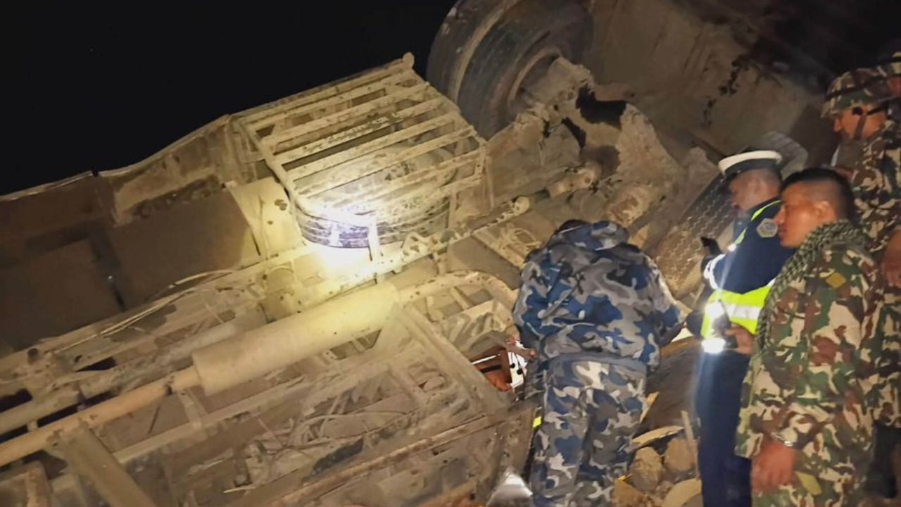 44 लोग, एक बस और अंधेरी रात… जानें नेपाल में आधी रात क्या हुआ जिसने सबको दहला दिया