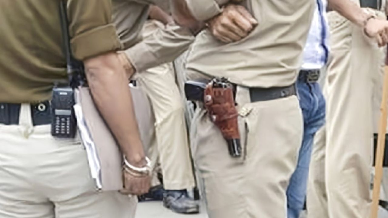 रात में रिवॉल्वर से रिश्ते का अंत: बीवी से लड़ाई के बाद पुलिस वाले की गर्लफ्रेंड बनी खूंखार, पढ़ें ग्रेटर नोएडा का गोलीकांड