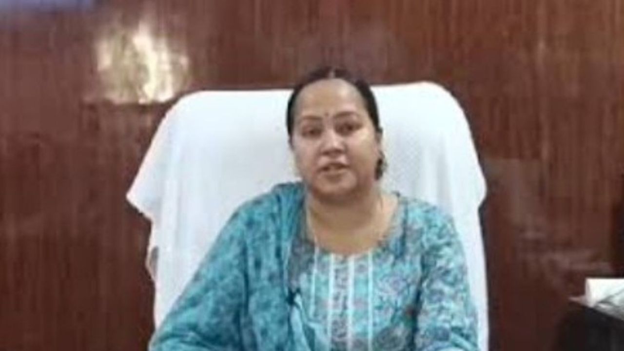 देवरिया के कृष्ण मोहन सिंह आत्महत्या मामले में शासन का बड़ा एक्शन, बेसिक शिक्षा अधिकारी शालिनी श्रीवास्तव सस्पेंड, जानें पूरा मामला