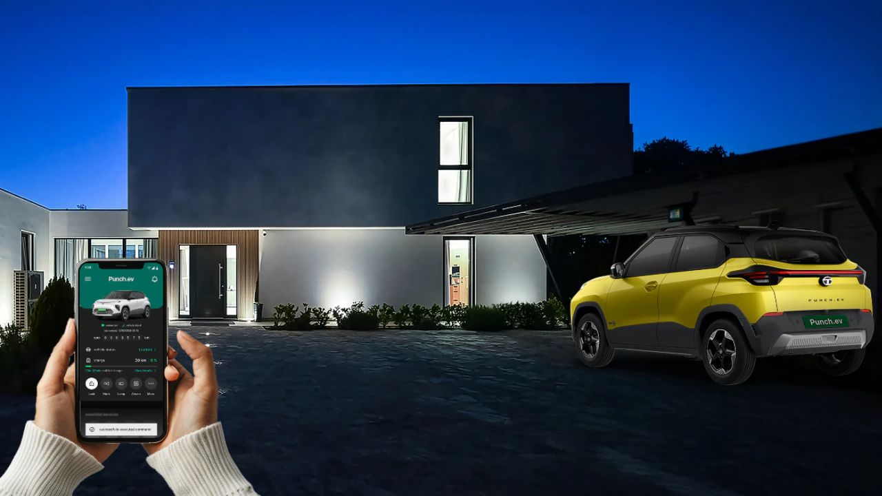 Punch EV में ड्राइविंग के लिए दो मोड हैं- सिटी और स्पोर्ट। साथ में i-FATC टेक्नोलॉजी और मल्टी-मोड रीजेनेरेटिव ब्रेकिंग सिस्टम भी है। कनेक्टिविटी के लिए iRA.ev सिस्टम और स्मार्टवॉच कनेक्टिविटी भी है। कुल मिलाकर इसमें 50 Plus स्मार्ट फीचर्स दिए गए हैं।