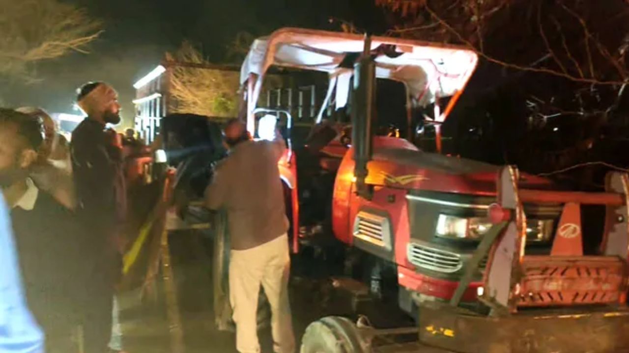 बदायूं में भीषण सड़क हादसा, ट्रैक्टर-ट्रॉली भिड़ंत में 3 की मौत, 18 लोग अस्पताल में भर्ती