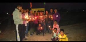 पुलवामा के वीरों को सलाम-मठिया गांव में कैंडल मार्च, शहीदों को नम आंखों से श्रद्धांजलि