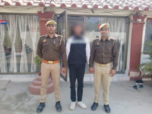 गोरखपुर में 2 करोड़ का गबन…कैण्ट पुलिस ने शातिर कैशियर को दबोचा, शहर में हड़कंप