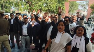 UP Crime: दिनदहाड़े हत्या से उबाल में अधिवक्ता समाज, गिरफ्तारी नहीं तो प्रदेशभर में आंदोलन की चेतावनी