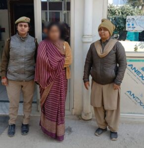 गोरखपुर में चिलुआताल पुलिस की बड़ी कार्रवाई, 20 लीटर कच्ची शराब संग महिला गिरफ्तार