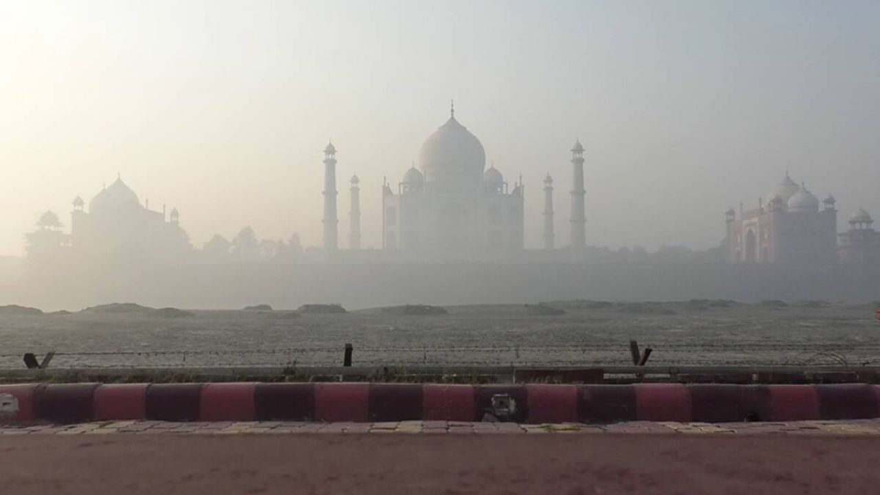 UP Weather Update: सुबह घना कोहरा और दिन में तेज धूप, जानिये कब बदलेगा आपके जिले का मौसम