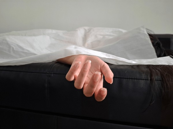 घरवाले को छोड़कर भागी थी महिला, अब बाहरवाले ने कर दिया गंदा कांड, पढ़ें महराजगंज की सनसनीखेज खबर