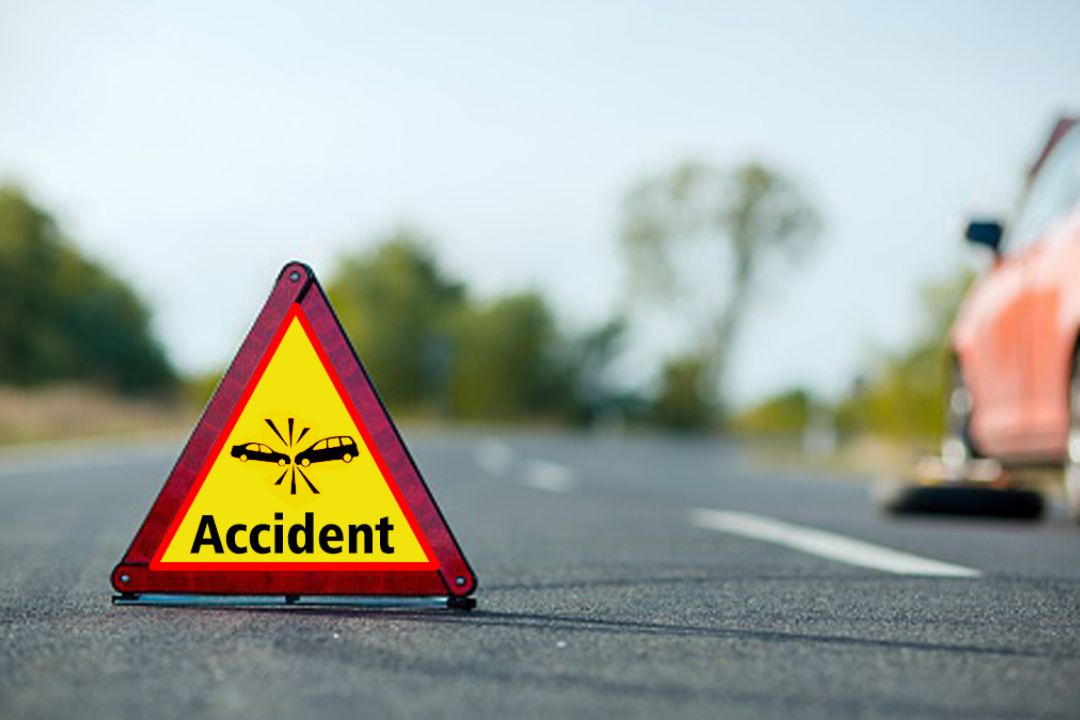 Road Accident: देहरादून में देर रात बड़ा हादसा, खाई में गिरी कार और फिर… पढ़ें पूरी खबर