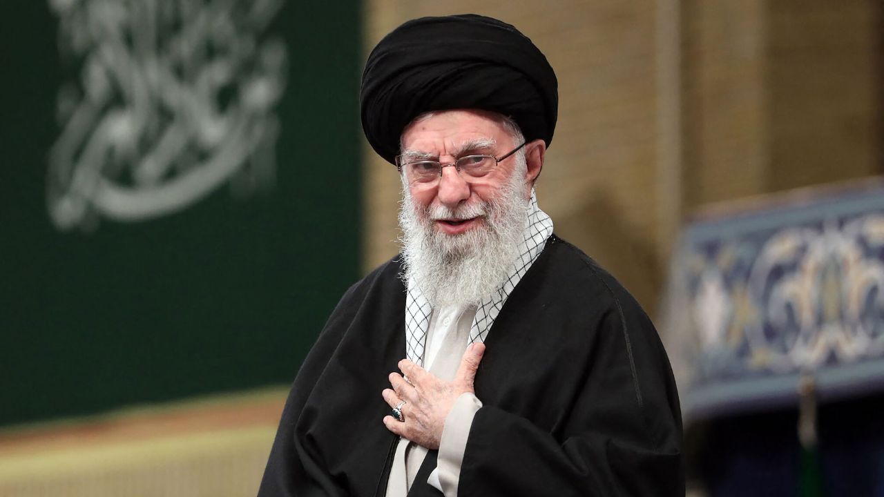Ali Khamenei Death: ईरान में सियासी भूचाल, खामेनेई की मौत पर ईरानी मीडिया ने भी की पुष्टि; जनिए पूरा अपडेट