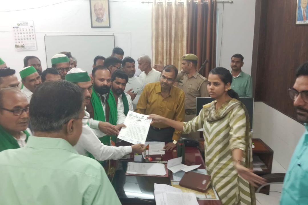 Bareilly News: SDM को ज्ञापन सौंप कर किसानों की बड़ी चेतावनी, मांगें नहीं मानी तो लेंगे बड़ा फैसला… जानें क्या है पूरा मामला
