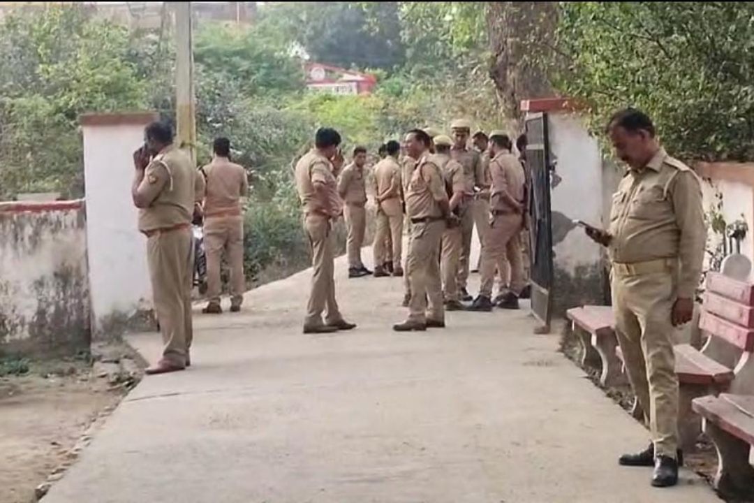 डबल मर्डर केस में पुलिस पर गिरी गाज, बदायूं SSP का बड़ा फैसला… खबर के बाद हड़कंप