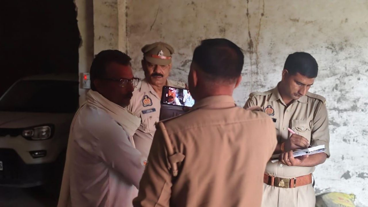 बदायूं में नकली अल्ट्राटेक सीमेंट गिरोह का भंड़ाफोड़, ऐसे हुआ खेल उजागर   