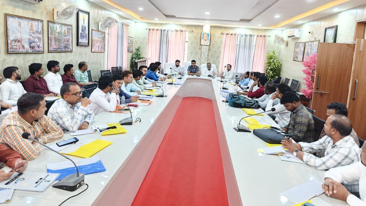 महराजगंज में जनगणना 2027 की तैयारी तेज, तीसरे चरण के लिए प्रतिभागियों की ट्रेनिंग संपन्न; यहां पढ़िये पूरी खबर