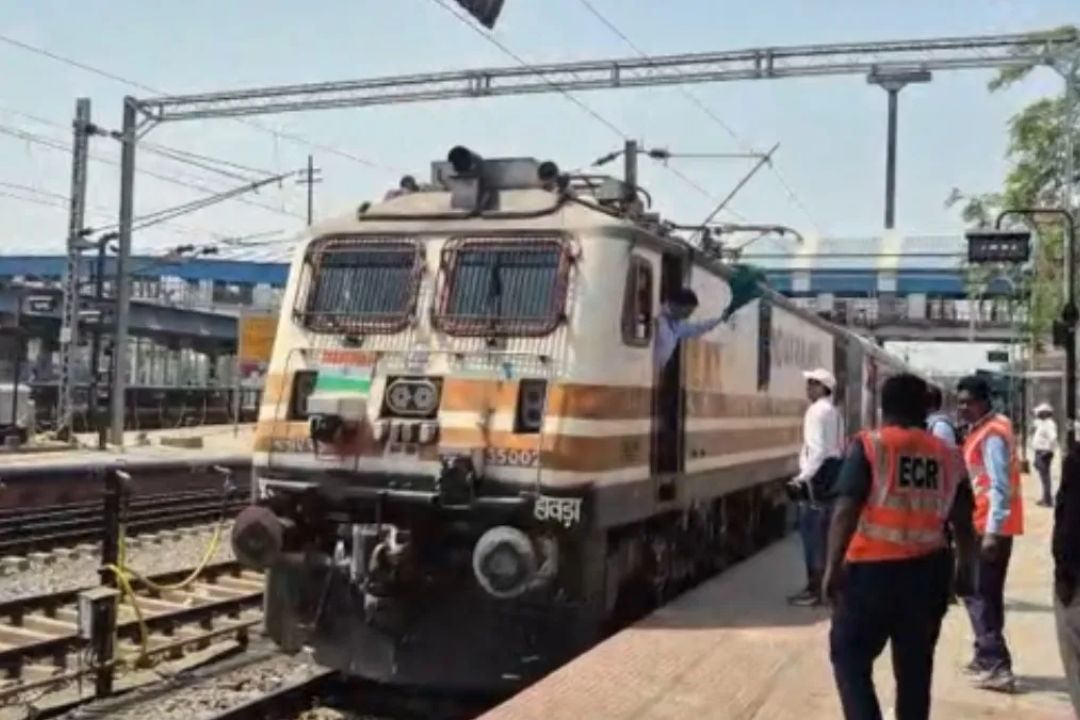 तेज रफ्तार का नया दौर, PDDU-धनबाद रूट पर 180 स्पीड ट्रायल सफल; पढ़ें पूरी खबर