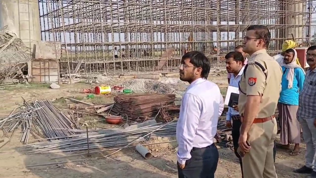 चंदौली में निर्माणाधीन रेलवे ओवरब्रिज का स्लैब गिरा, बाल-बाल बचे मजदूर; जांच के लिए कार्रवाई तेज