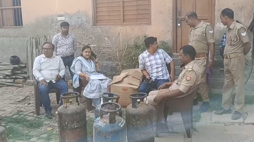 छापेमारी से मचा हड़कंप, घरेलू-व्यावसायिक गैस की अवैध रिफिलिंग का खुलासा