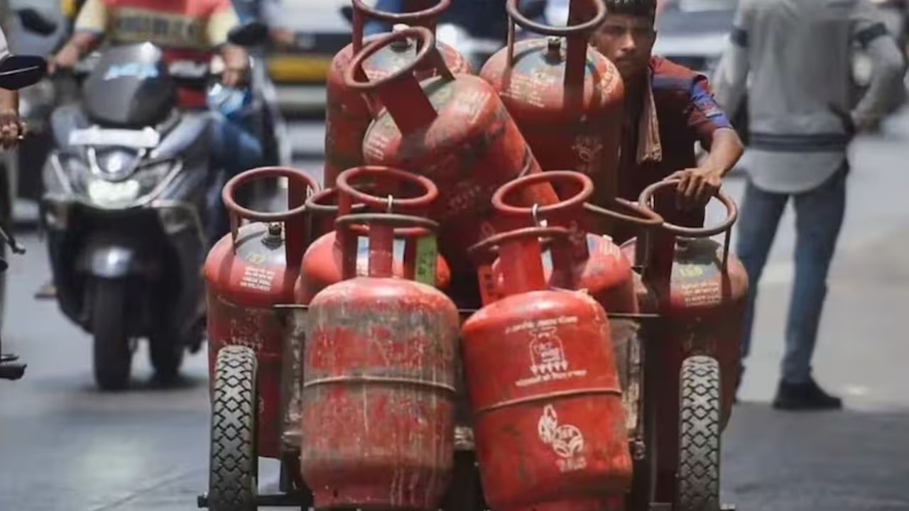 दिल्ली सरकार का नया फैसला: 5 किलो सिलेंडर पर रोक, इन 8 सेवाओं पर पड़ेगा असर?