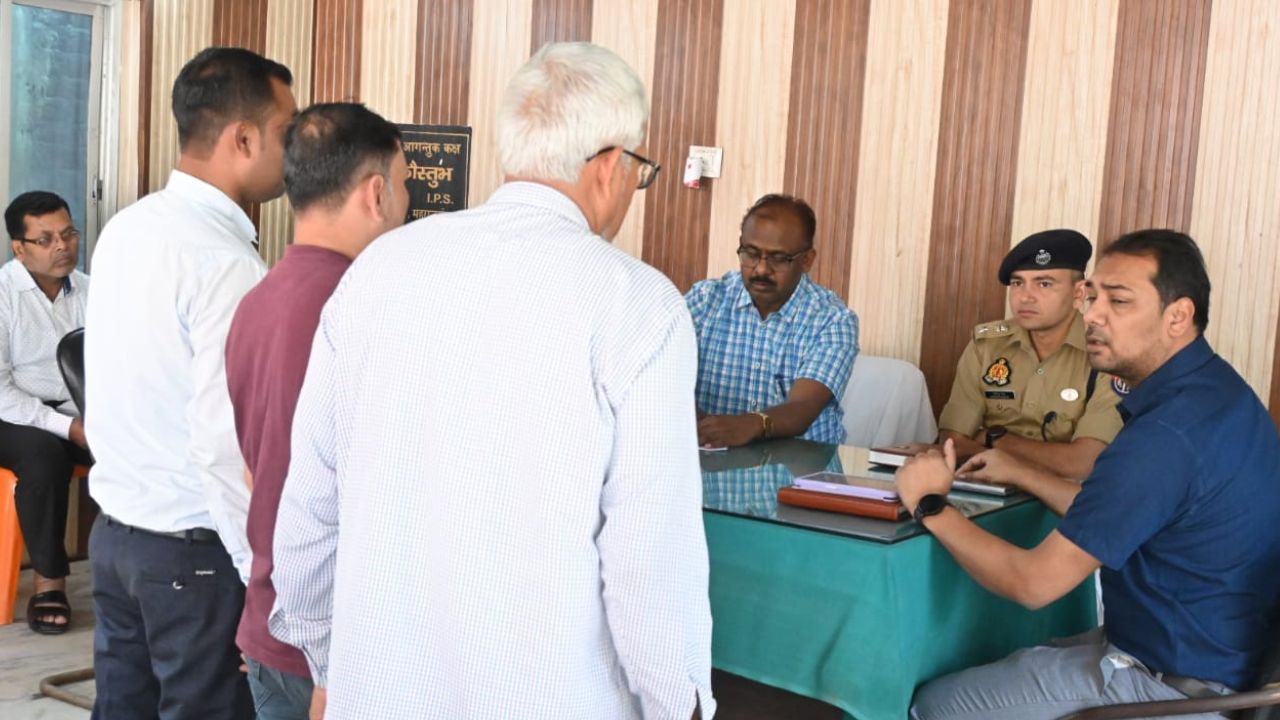 Maharajganj News: समाधान दिवस में उमड़ी भीड़, डीएम संतोष शर्मा और एसपी सोमेंद्र मीणा ने सुनी फरियाद