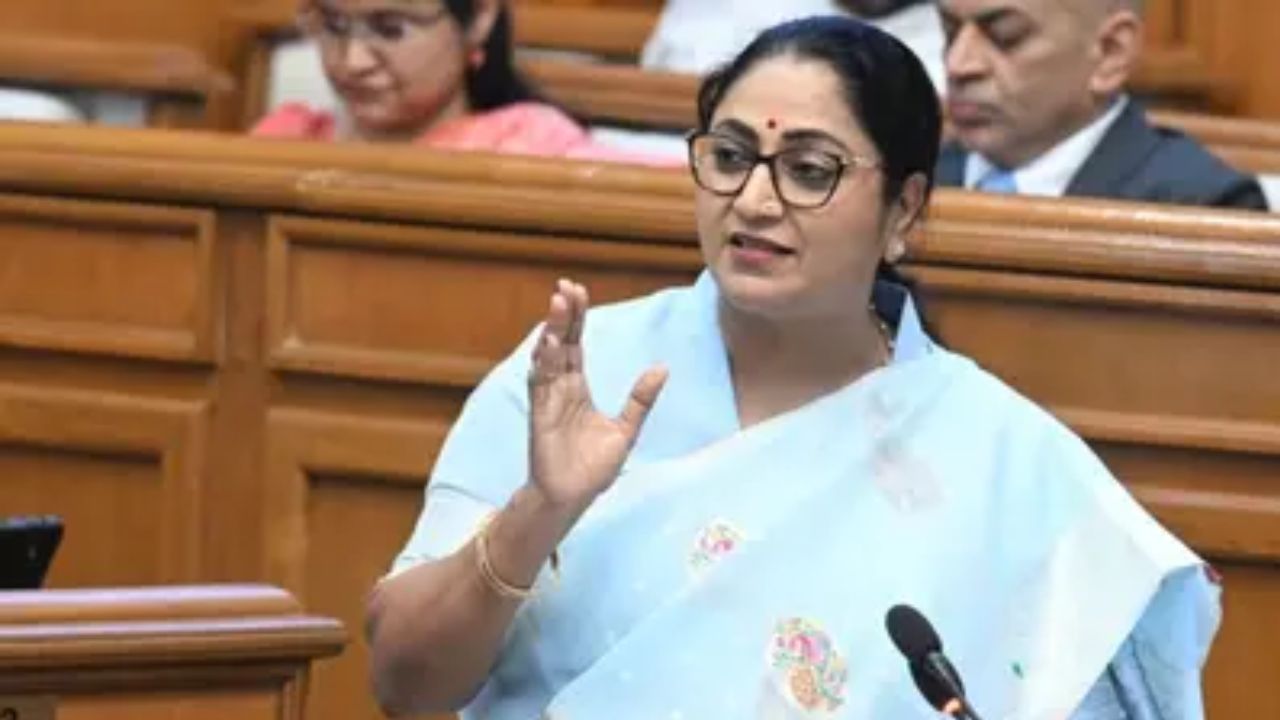 दिल्ली बजट की सात बड़ी घोषणाएं, स्कूल छात्राओं को मिलेगा सबसे ज्यादा फायदा; जानिये क्या है वो योजनाएं?