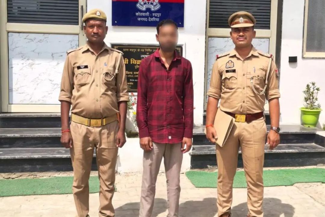 Deoria News: रुद्रपुर पुलिस की बड़ी कार्रवाई, लंबे समय से POCSO केस का फरार आरोपी गिरफ्तार; पढे़ं पूरी खबर