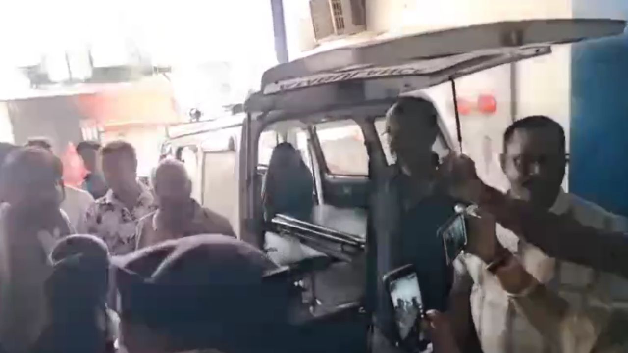 Jharkhand News: धनबाद के असर्फी अस्पताल में मानवता शर्मसार, बकाया रुपयों के लिए शव को बनाया बंधक