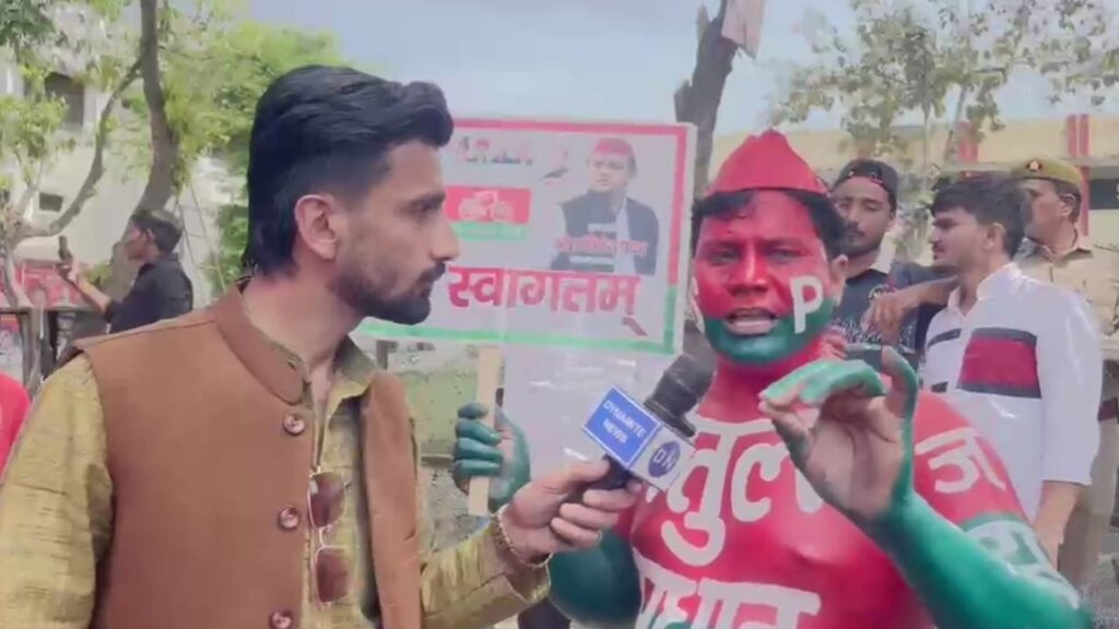Dharmendra Yadav's Presence at SP Rally (1)