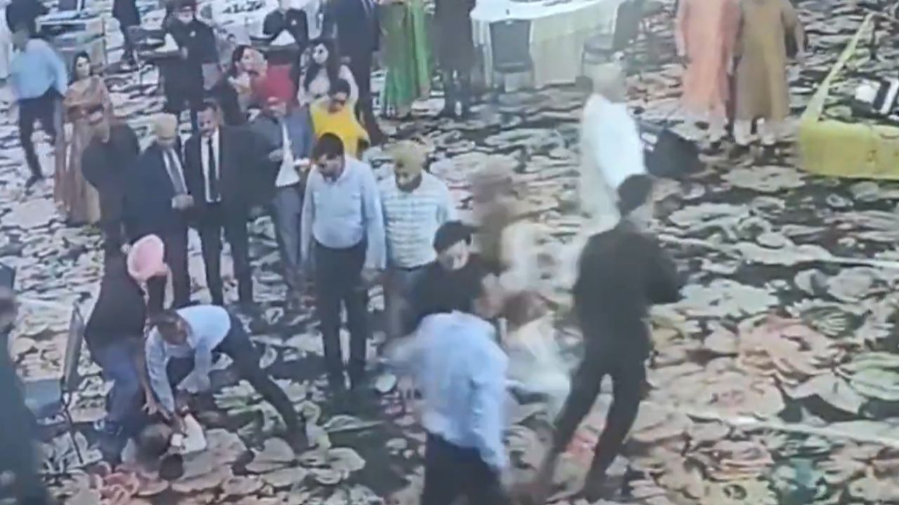 पूर्व सीएम फारूख अब्दुल्ला के कार्यक्रम में गोलीबारी, बाल बाल बचे डिप्टी सीएम सुरिंदर चौधरी