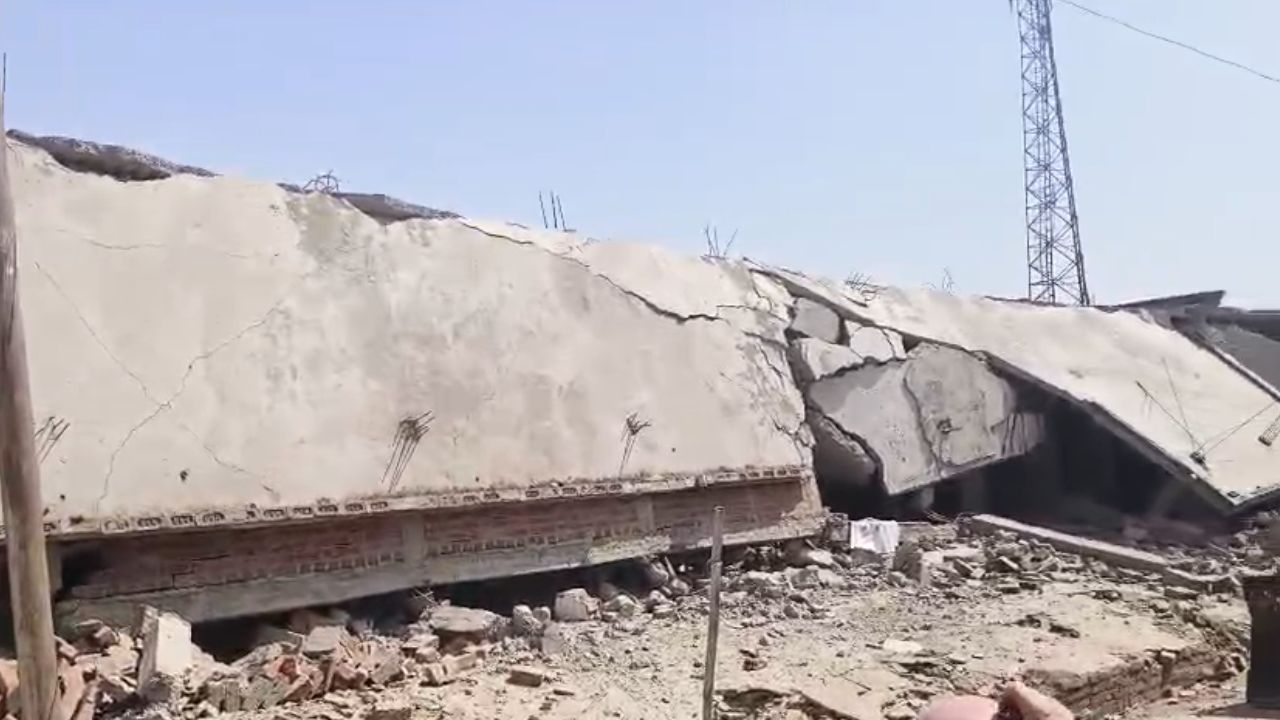 Budaun News: एचपीसीएल प्लांट डबल मर्डर केस में आरोपी का घर जमींदोज, जानें मामले में ताजा अपडेट