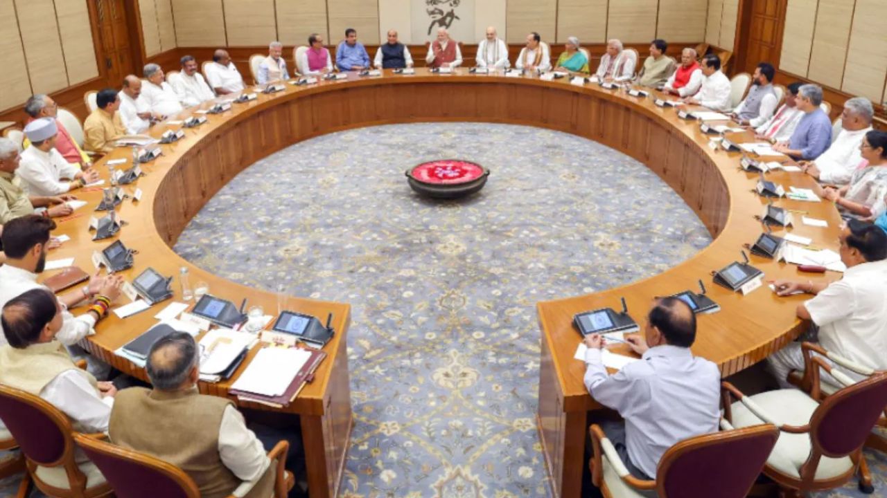 ईरान-इजरायल युद्ध के बीच फंसे भारतीय, केंद्र सरकार की गुप्त तैयारी शुरू; जानिये क्या है पूरा प्लान?