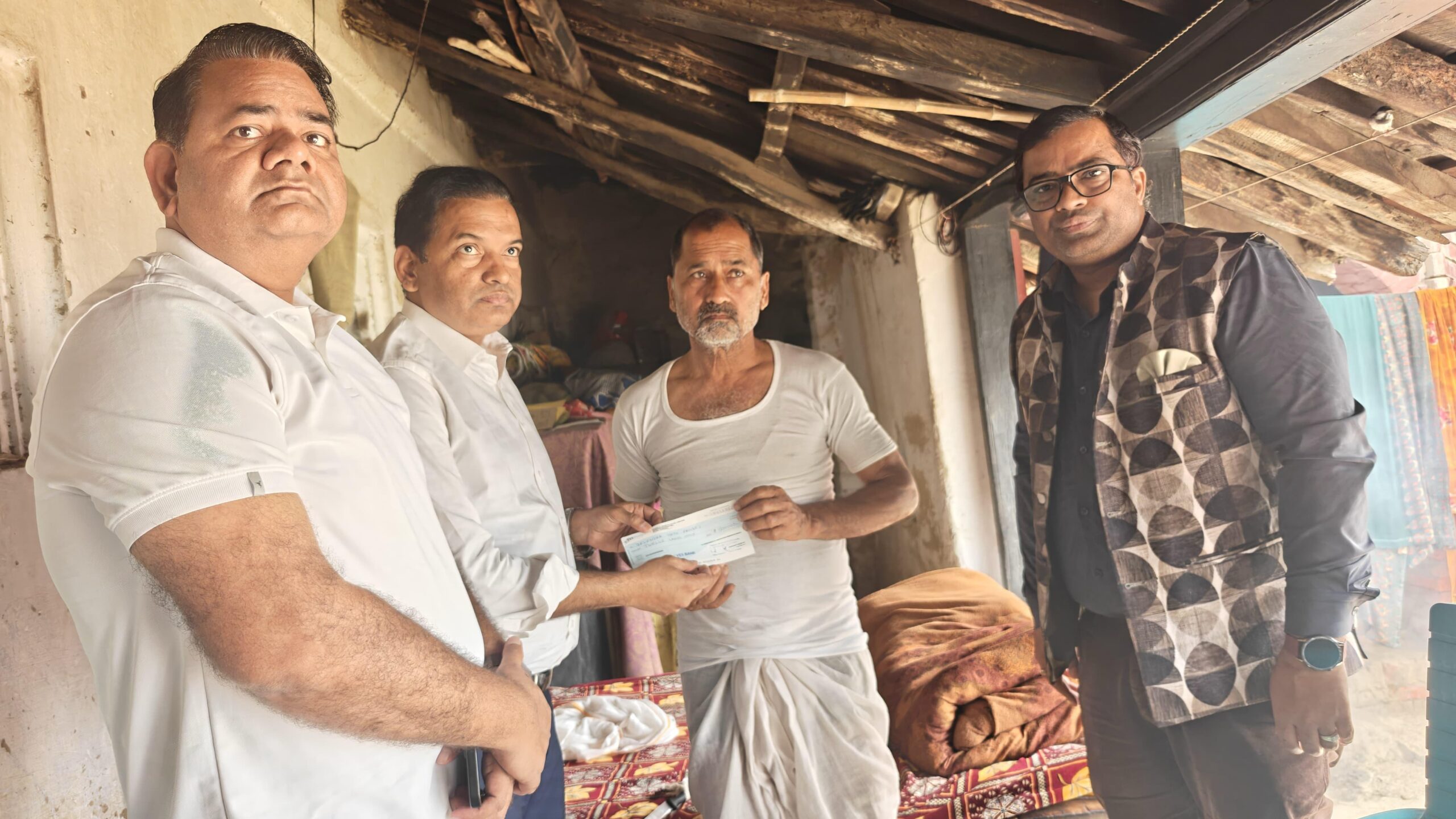 आईएमए गोरखपुर ने दिवंगत बीआरडी छात्र के परिवार को दी 12 लाख रुपये की राहत राशि,पढ़ें पूरी खबर