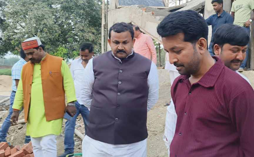 करोड़ों के बारात घर निर्माण में भारी गड़बड़ी, विधायक के निरीक्षण से मचा हड़कंप