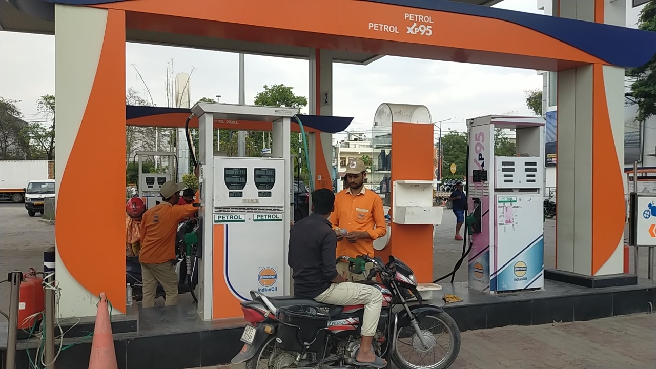 फवाहों का खेल खत्म! रायबरेली में पेट्रोल-डीजल की कोई कमी नहीं… प्रशासन का बड़ा दावा