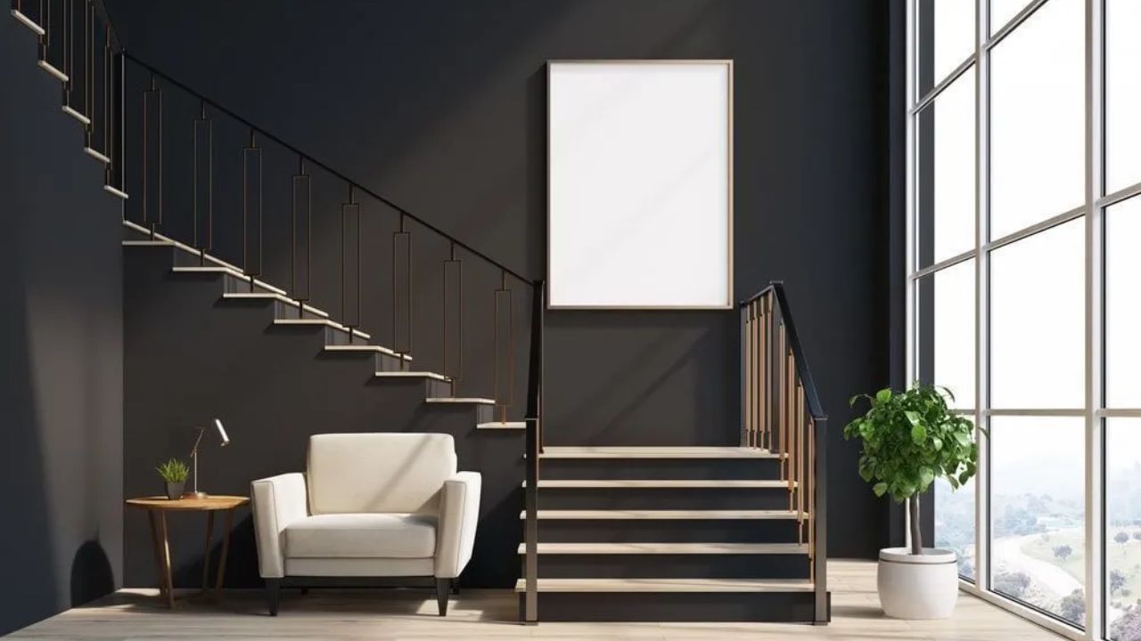 क्या आपके घर की सीढ़ियां ला रही हैं परेशानियां? वास्तु के ये नियम बदल सकते हैं घर की ऊर्जा