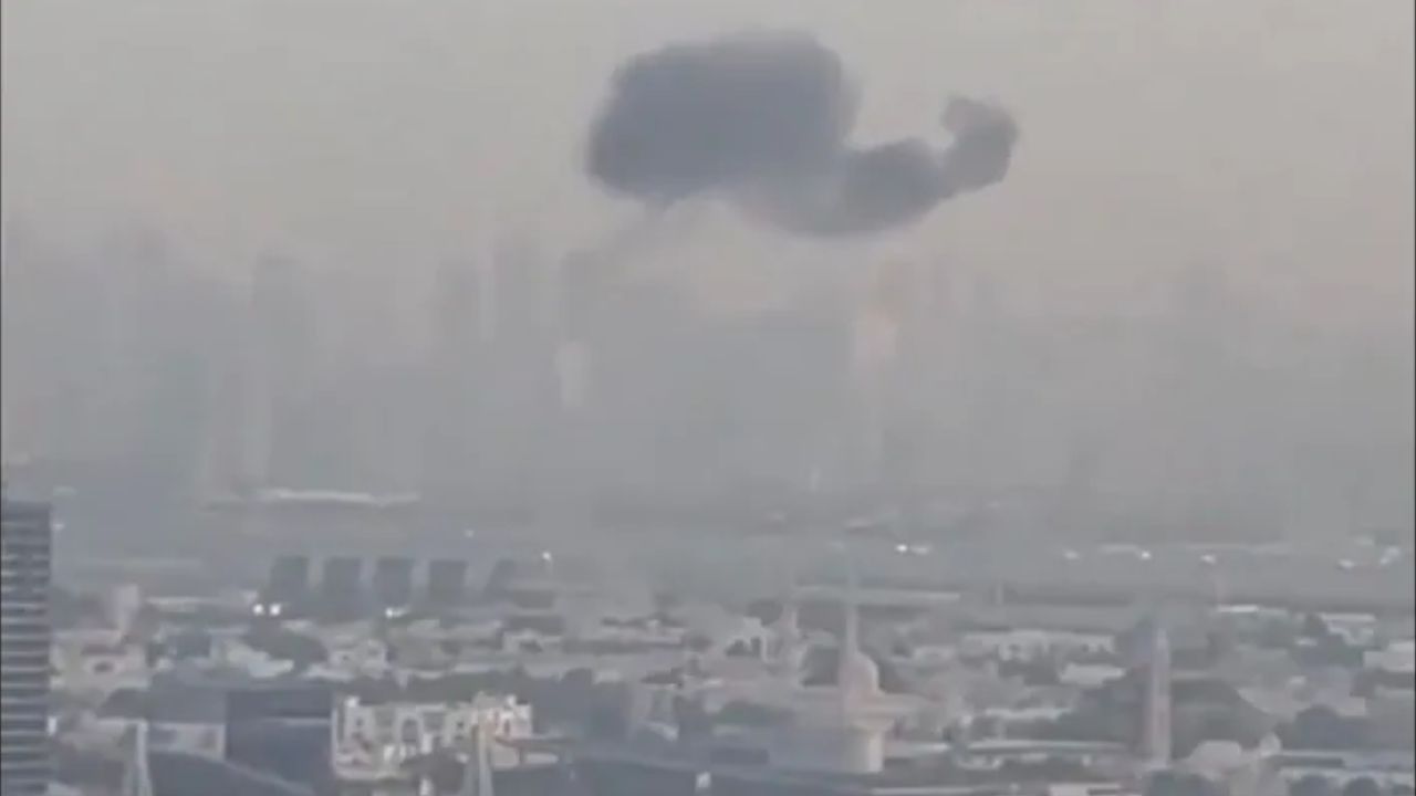 Attack on Dubai Airport: “सुबह में गिरा था ईरानी मिसाइल का मलबा” दुबई अंतरराष्ट्रीय एयरपोर्ट पर सभी उड़ानों पर रोक लगी