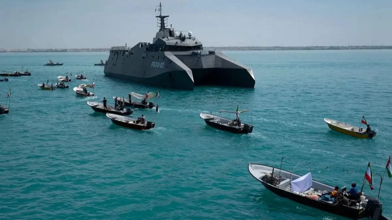 US‑Israel Joint Strike: युद्ध का नया दौर शुरू, ईरान का कोर्नाक नौसैनिक बेस धू-धू जला; अब  क्या होगा आगे?