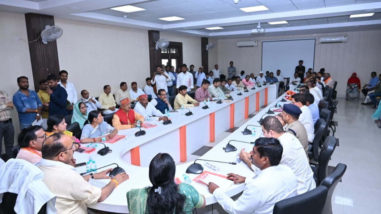 Kaushambi: सरकार के 9 साल पूरे होने पर दिनेश प्रताप सिंह का बयान, विकास कार्यों को लेकर जानिये क्या कुछ कहा?