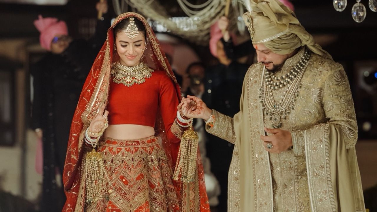 बचपन की दोस्ती से शादी तक का सफर, कुलदीप यादव की रोमांटिक पोस्ट सोशल मीडिया पर वायरल