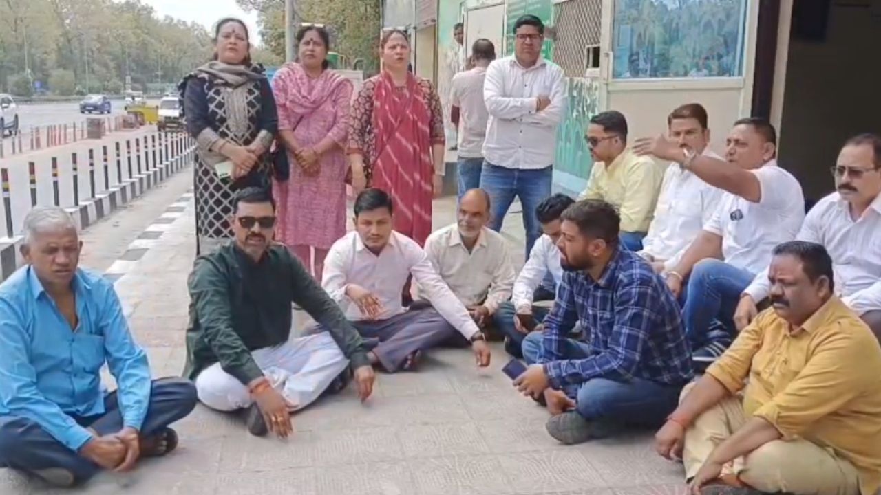 Lachhiwala Toll Plaza: टोल प्लाजा पर मारपीट के बाद कांग्रेस का सड़कों पर हमला, जानें पूरा मामला