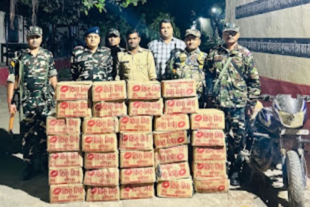 भारत-नेपाल सीमा पर बड़ी कार्रवाई: बॉर्डर पर शराब की खेप बरामद, तस्कर मौके से फरार…