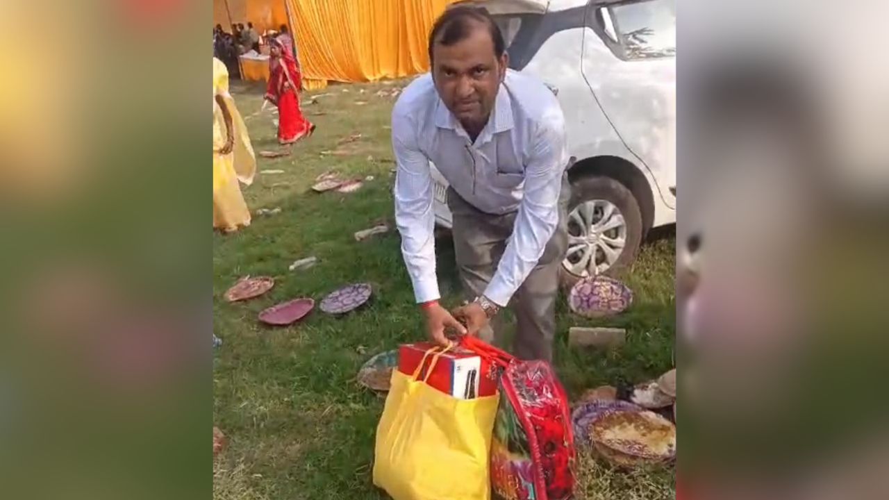 Maharajganj: सामूहिक विवाह कार्यक्रम के दौरान इस अधिकारी ने किया ये कारनामा