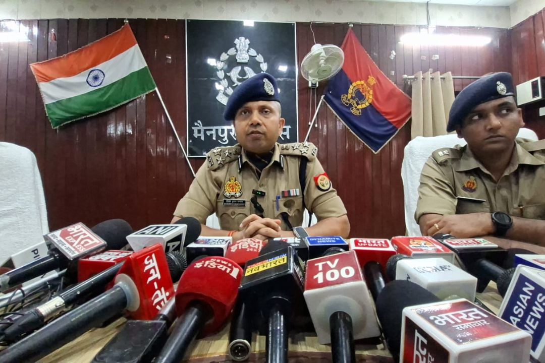 मैनपुरी में DIG की बड़ी समीक्षा, कोतवाली और पुलिस लाईन का निरीक्षण कर दिए कड़े निर्देश