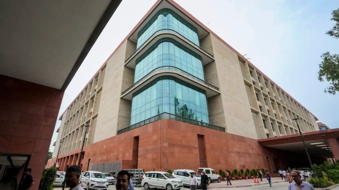 नौकरशाही में बड़ा फेरबदल: संजय लोहिया DFS सचिव बने, जानें और किन विभागों में हुआ बदलाव