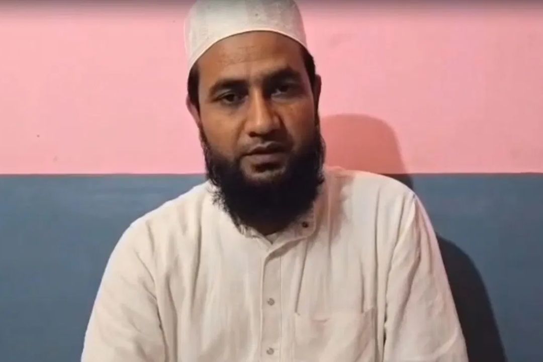 बयान, बवाल और गिरफ्तारी: 5 मिनट में पलटा पूरा खेल, योगी की मां पर टिप्पणी करना मौलाना को पड़ा भारी; STF ने दबोचा